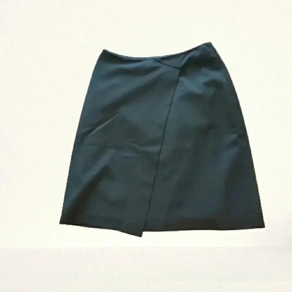 Tristan & Iseut black angled pleat front short skirt Size 2